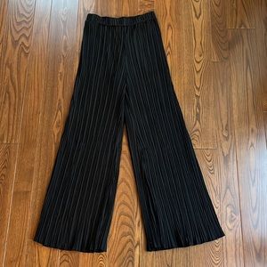 NWOT Pleated Pants
